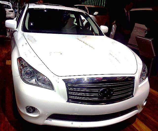 Infiniti Q70